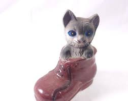 Vintage Ceramic Cat Kitten in Boot Figurine Kitty Cat
