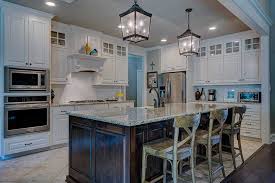 Los colores ejercen un efecto en nuestro estado de ánimo, por lo que es muy importante conocer la en este artículo sabremos los colores ideales para la decoración de una cocina y aprenderemos a. Coordina Tus Muebles De Cocina Con Los Colores De Suelo Y Paredes