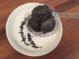 Schwarzes Sesameis Carl Tode Gottingen Rezept Eis Selber Machen Rezept Lebensmittel Essen Dessert