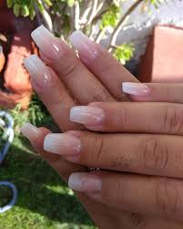 Estos colores de uñas te ayudarán a mejorar tu estado de ánimo. Color Y Piel Unas Acrilicas Baby Boomer Para Jenny