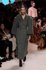 Fendi Women S Fall Winter 2020 2021 Collection Fashion Trendsetter