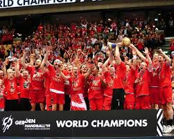 Dann trifft frankreich auf kroatien. Viertelfinalisten Stehen Fest Endspiel Am Sonntag Wie Geht Es Weiter Bei Der Handball Wm