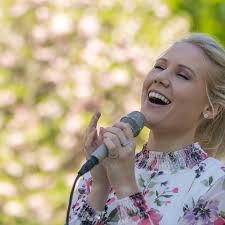 Sängerin“ für Katjana