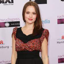 Ask anything you want to learn about emilia schüle ✔ by getting answers on askfm. Emilia Schule Starportrat News Bilder Gala De