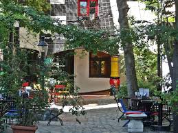 Kunst haus wien verarbeitet informationen über ihren besuch unter einsatz von cookies, um die leistung der website zu verbessern. Hundertwasserhaus Wien Was Wo Wie Besichtigen