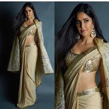 Katrina Kaif Sizzle In Gold Saree As She Arrives For Priyanka Nick Reception Hungryboo Saree Designs Saree Designer Sarees Wedding