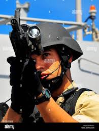 Uss lake champlain cg 57 lake champlain hi-res stock photography and images 