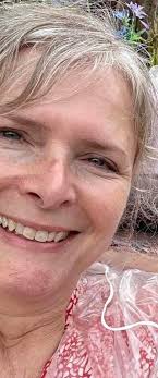 Who thinks that Vile and Ninnie look very much alike?