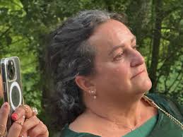 We had a wedding last night!! Solomon (Soliček) and Bibi are now married.  Lotsa pic later. Here are just a couple from the event. A huge thanks to  Snug Hollow Farm Bed