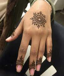 Motif bunga menjadi motif andalan dan paling populer. Simple Henna Tattoo Designs Henna Tattoo Designs Simple Henna Tattoo Hand