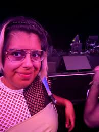 Sharing Concert Pictures and Experiences