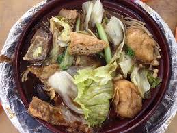Unlike the hokkien style bak kut teh, which is darker in color and more heavily spiced, the teochew variety is prized for its clear peppery broth. Ah Sang Bak Kut Teh Petaling Jaya Restaurant Reviews Photos Phone Number Tripadvisor