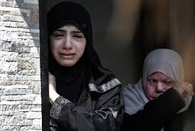 Bocah palestina berusia 10 tahun ini viral, setelah dirinya tek henti menangis melihat rumahnya hancur terkena serangan rudal zionis israel. Bocah Yang Terluka Dalam Perang Gaza Tewas Republika Online
