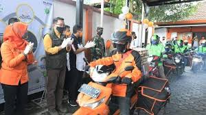Pt pos indonesia adalah badan usaha milik negara yang bergerak dibidang layanan pos, kurir, jasa keuangan, ritel dan properti, didirikan. Pt Pos Indonesia Buka Lowongan Kerja Untuk Lulusan Sma Smk Berikut Posisi Yang Dibutuhkan Tribun Jabar