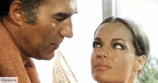 Le contraste entre l'instantané de l'accident et les souvenirs de toute une vie est un procédé intéressant. Rpufvliugf5am