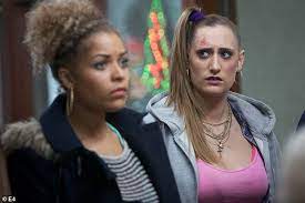 In 2012, kelly pleaded guilty to a charge of racially aggravated assault and was given a suspended jail sentence, and left misfits following the court case. Misfits Star Lauren Socha Verrat Dass Sie An Die Front Des Nhs Zuruckgekehrt Ist Nach Welt