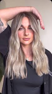 Éste paso a paso de técnica de Micro Fabric Baby Balayage la verás  personalmente en los diplomados en epicentro técnico del Doral Florida  #balayage #balayagehighlights #balayagehair #hairstylist #hair ...