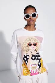 Sudadera Estampacion Frontal Sudaderas Mujer Zara Peru En 2020 Polera Mujer Camisetas De Chica Camisetas