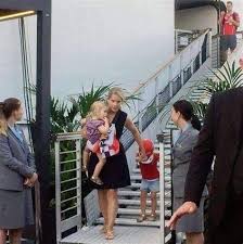 Verkaufe hier meine 2 formel 1 modelle der ferngesteuerte ist noch original verpackt. Sebastian Vettel Hochzeit De Hochzeit