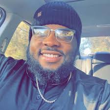 Aaron Whipple's Instagram, Twitter & Facebook