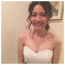 おでこを出す 前髪オールアップの可愛いブライダルヘアアレンジまとめ marry マリー 結婚式 前髪 ブライダル ヘアアレンジ ブライダル 髪型