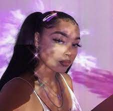 You can be seen wearing a fuzzy jacket, listening to ariana grande and post malone. Baddie Makeup Wallpapers Wallpaper Cave