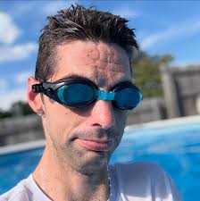 The water droplets though lol (Now granted they kinda now that I look at  them look like spit…🤦🏻‍♂️🤣) it's been a fun pool day and a good day for  it. At this