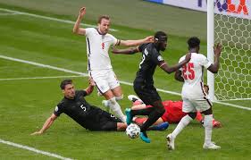 Para inglaterra, mason mount estuvo en el banco después de haberse perdido el último partido del grupo debido a su período de aislamiento. Uvbt6sirgsexlm