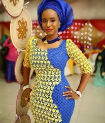 Voir plus d'idées sur le thème mode africaine, robe africaine, tenue africaine. Modele Longue Robe En Pagne African Dresses For Women African Fashion African Fashion Ankara