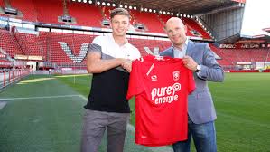 Maybe you would like to learn more about one of these? Tt Fc Utrecht Aast Op Deense Spits Ajax Lonkt Naar Braziliaanse Back Foto Ad Nl