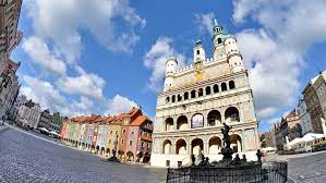 Znajdziecie tu państwo naświeższe informacje z poznania oraz jego okolic. Poznan Nightlife Bars Getyourguide