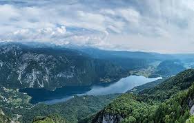 Ein Letztes Foto Von Unserer Zeit In Slowenien Am Lake Bohinj Aufgenommen Von Der Seilbahn Auf Den Vogel Ich Freue Mich Dass Bohinj Seilbahn Reisefotos