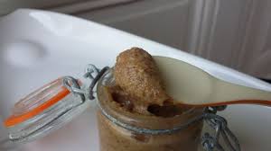 Beurre D Amande Ou Puree D Amande Declinable Avec Des Cacahuetes Des Noix De Cajou Des Noisettes Puree D Amande Beurre D Amande Et Noix De Cajou