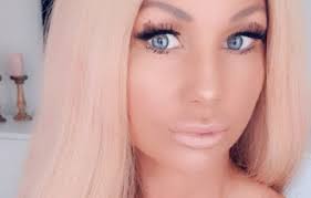 Haar vriend gelmore is plotseling overleden. Barbie Heeft Een Nieuwe Vriend Vol Met Gezichtstatoeages