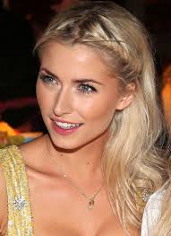 Lena Gercke In Das Supertalent Lena Gercke In Das Supertalent Das Ger In 2020 Oktoberfest Frisur Dirndl Frisuren Frisuren