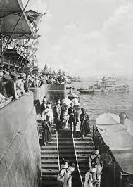 Viceroy Lord Curzon leaves Bombay for ...