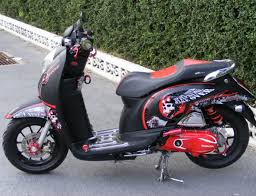 Masbro bisa menerapkan berbagai macam gaya modifikasi, seperti thailook, drag style, hingga aliran babylook yang saat ini sedang menjadi tren saat ini. Modifikasi Motor Scoopy Radea