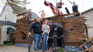 Back to a halloween happening. Massillon Man S Pirate Ship Halloween Display Aims At Feeding The Hungry Homecrux Pirate Ship Halloween Pirate Halloween Decorations Halloween Display