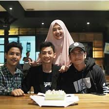 Syakir daulay is an actor, known for mariposa (2020). 9 Potret Kompaknya Keluarga Daulay 3 Putra Ganteng Semua