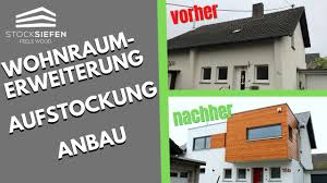 Bevor sich baufamilien über die formen und möglichkeiten des hausanbaus informieren, sollte erst einmal überlegt werden, was sinn je größer der anbau oder die bauliche veränderung am haus wird, desto wahrscheinlicher wird eine baugenehmigung benötigt. Wohnraumerweiterung Aufstockung Anbau 8 Vorteile Der Holzbauweise Youtube