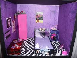 Happy birthday lola hope you love your monster high bedroom. Monster High House Part 2 Monster High Dollhouse Monster High House Monster High Bedroom