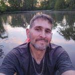 Aaron Efird's Instagram, Twitter & Facebook