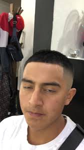 Barbería en Gualaceo, Ecuador: Un Cómico Clip