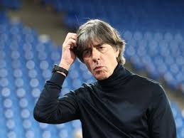Bundestrainer m (genitive bundestrainers, plural bundestrainer). Jogi Low Wer Wird Neuer Bundestrainer An Diesen Nachfolger Denkt Kaum Einer Fussball