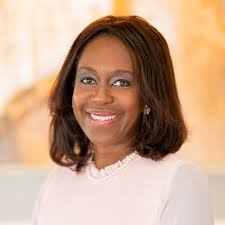 Elena Mann's Instagram, Twitter & Facebook