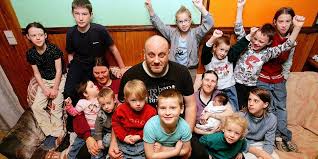 Toutes les aides pour les familles nombreuses sont bien sur soumises à des conditions, notamment concernant le renouvellement d'une réduction. Marcinelle Serge Le Papa Des 31 Enfants Est Mort La Libre
