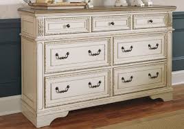 Elevating the art of traditional cottage styling, the realyn chest of drawers is your dream bedroom retreat realized. Realyn Two Tone Queen Panel Bedroom Set Lexington Overstock Warehouse