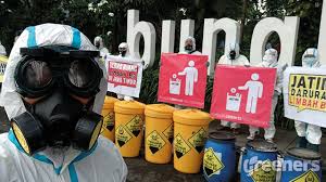 Dia berharap masyarakat selalu patuh prokes. Limbah B3 Dari Peleburan Logam Menumpuk Di Jombang Greeners Co