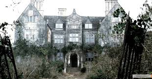 Woman In Black A Classic Thriller Famous Haunted Houses The Woman In Black Horror House