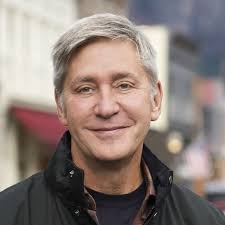 This Santa fulfills a girl's difficult wish